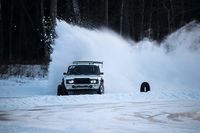 spied, lai palielinātu